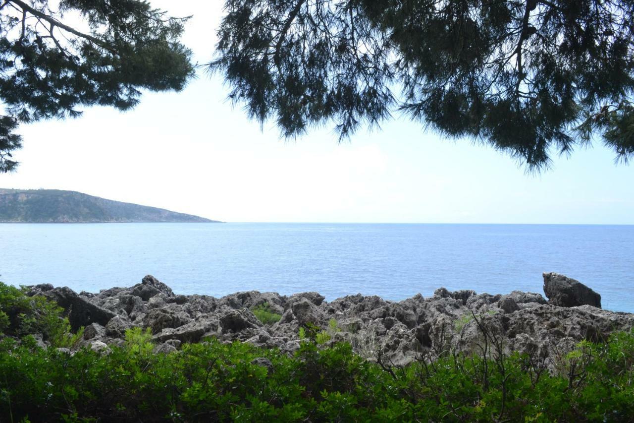 The Sea Cave Camping Otel Himarë Dış mekan fotoğraf