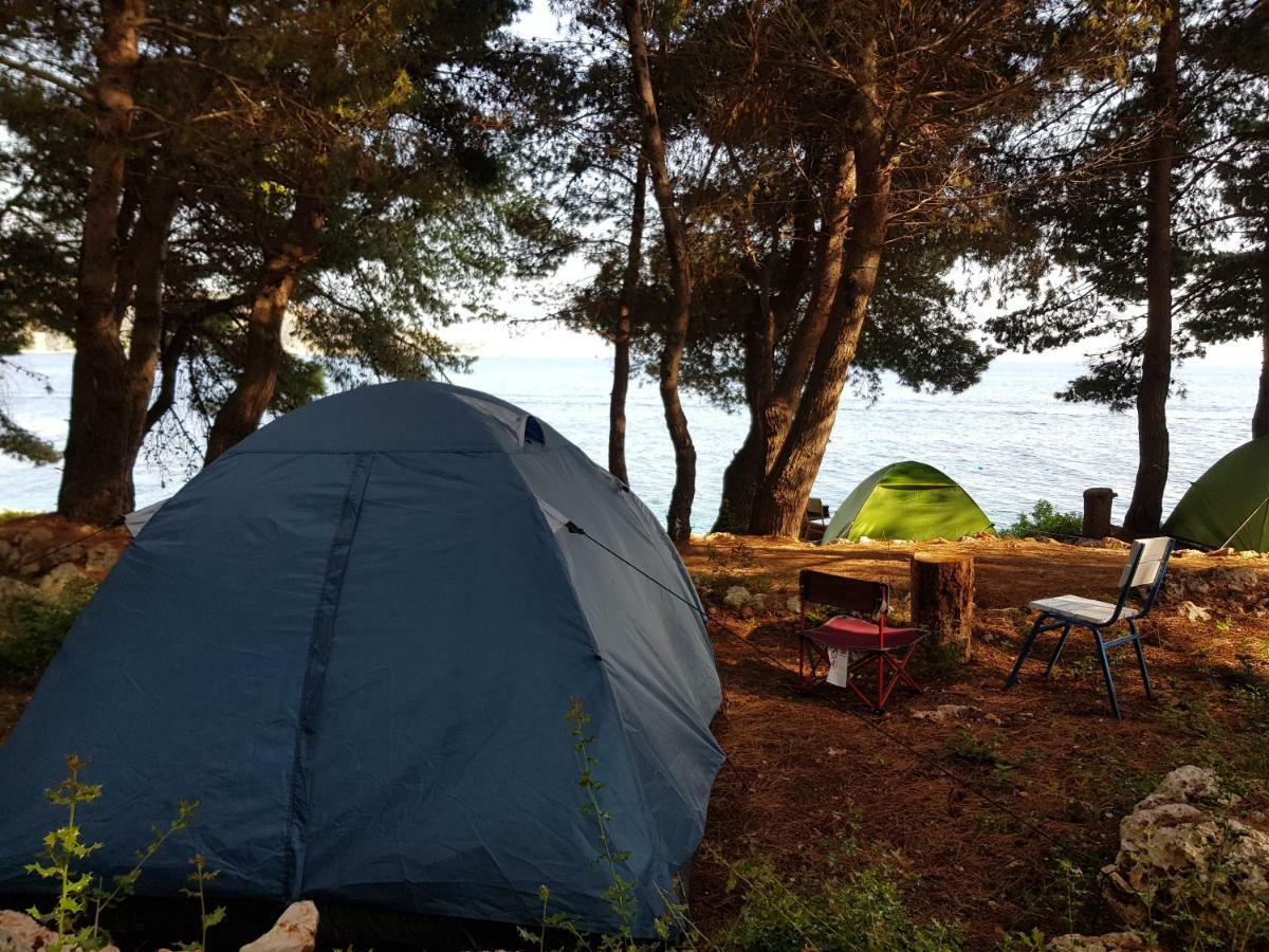 The Sea Cave Camping Otel Himarë Dış mekan fotoğraf