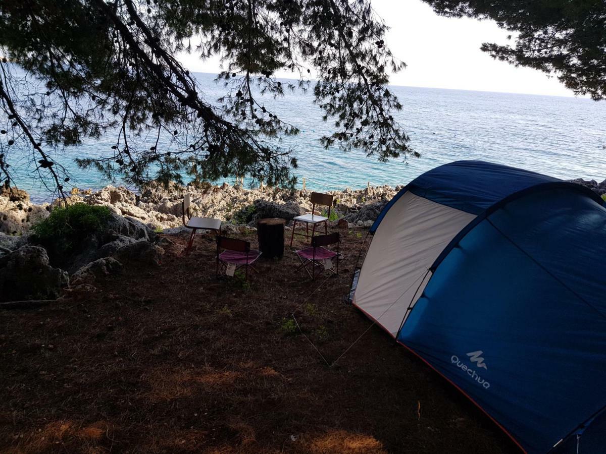 The Sea Cave Camping Otel Himarë Dış mekan fotoğraf