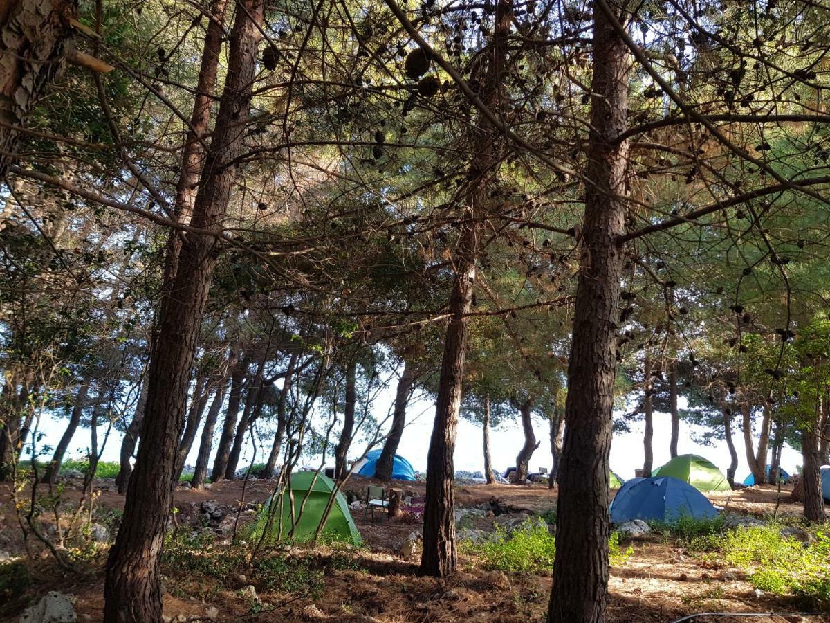 The Sea Cave Camping Otel Himarë Dış mekan fotoğraf