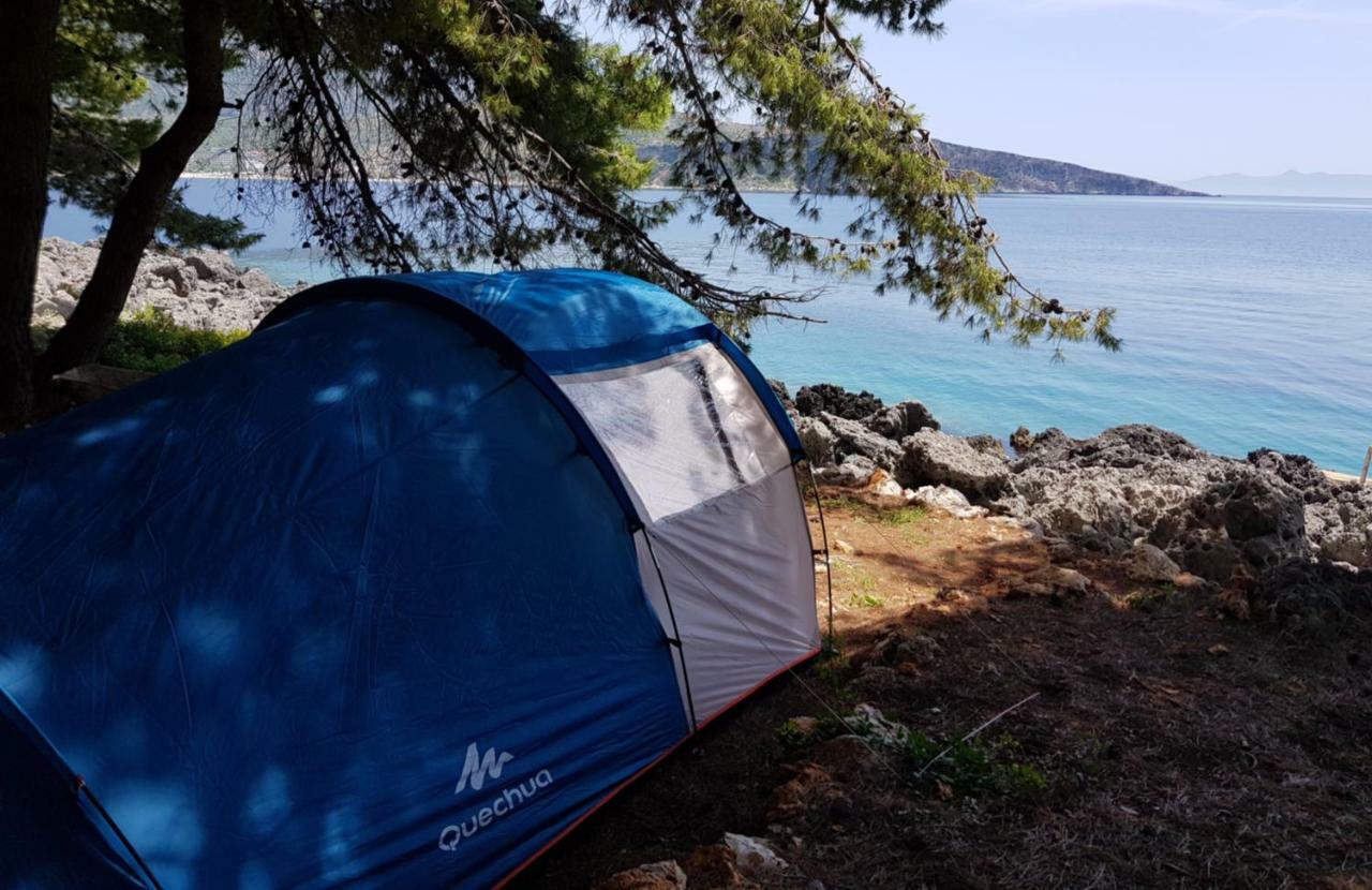 The Sea Cave Camping Otel Himarë Dış mekan fotoğraf