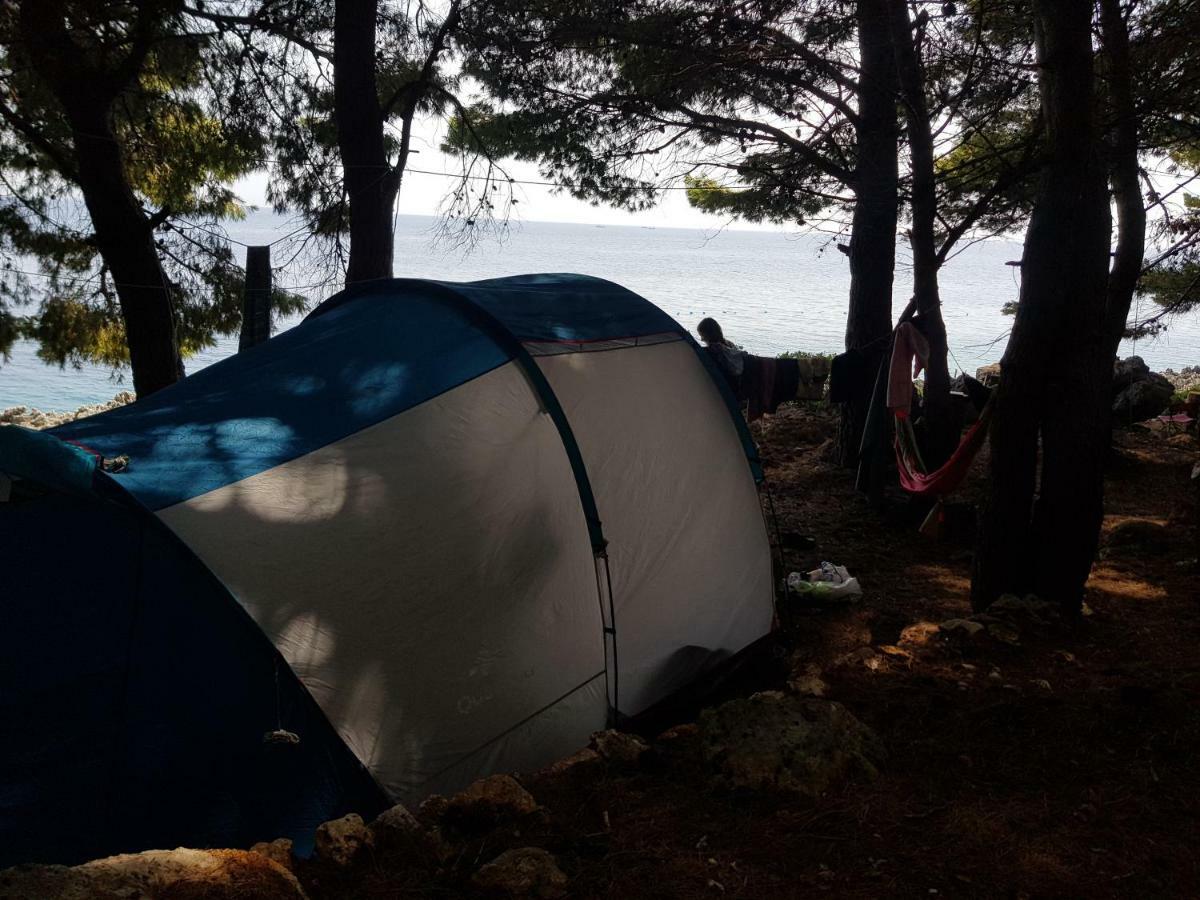 The Sea Cave Camping Otel Himarë Dış mekan fotoğraf