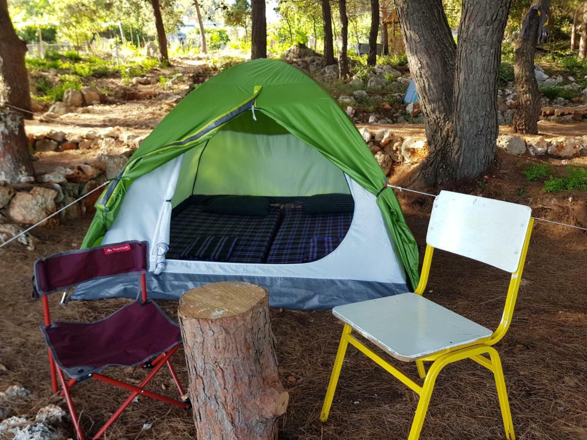 The Sea Cave Camping Otel Himarë Dış mekan fotoğraf