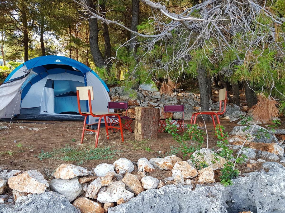 The Sea Cave Camping Otel Himarë Dış mekan fotoğraf