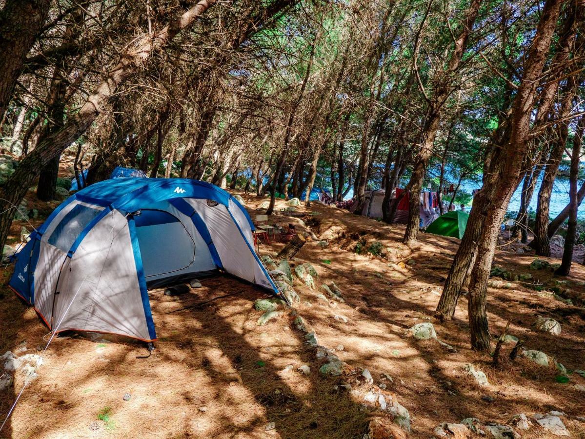 The Sea Cave Camping Otel Himarë Dış mekan fotoğraf