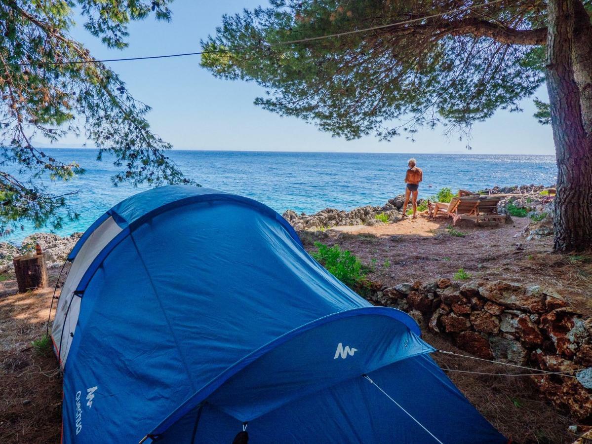 The Sea Cave Camping Otel Himarë Dış mekan fotoğraf