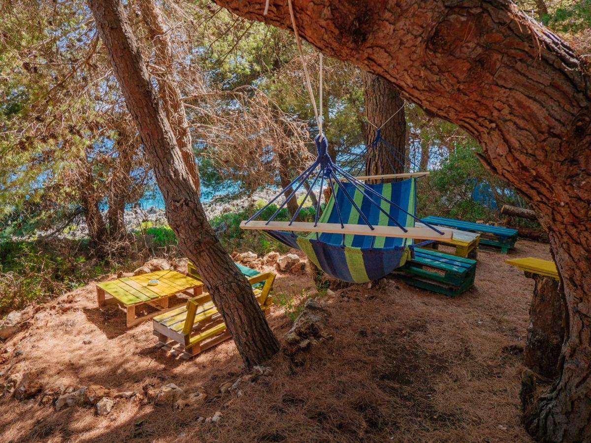 The Sea Cave Camping Otel Himarë Dış mekan fotoğraf