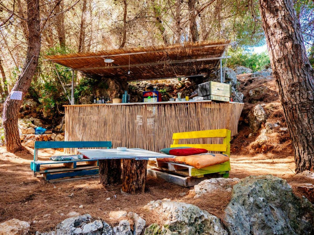 The Sea Cave Camping Otel Himarë Dış mekan fotoğraf